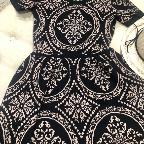 Romeo and Juliet sweater dress - Picture 2 of 5